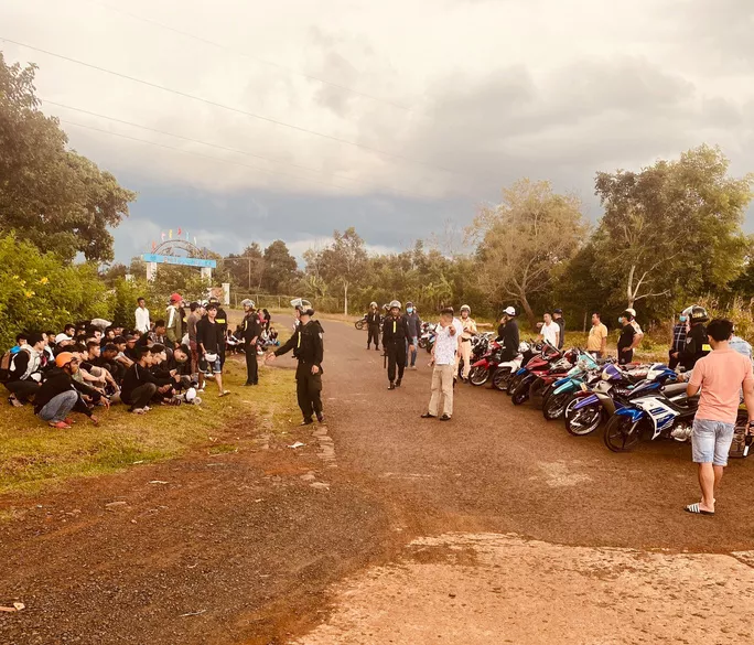 Nhóm thanh, thiếu niên đua xe bị bắt giữ