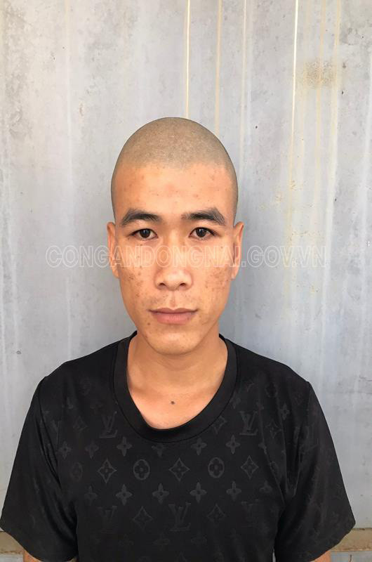 Đối tượng Hiển tại cơ quan công an. Ảnh: Công an cung cấp Đối tượng Hiển tại cơ quan công an. Ảnh: Công an cung cấp