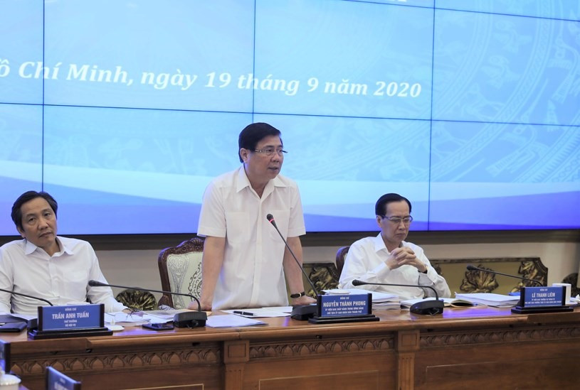 Chủ tịch UBND TPHCM Nguyễn Thành Phong phát biểu tại hội nghị. Ảnh: Trung tâm báo chí