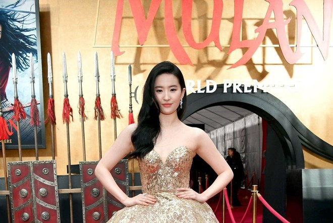 Tuyên bố ủng hộ cảnh sát Hồng Kông khi xưa khiến Lưu Diệc Phi trở thành cái gai trong mắt của lực lượng biểu tình ẢNH: GETTY