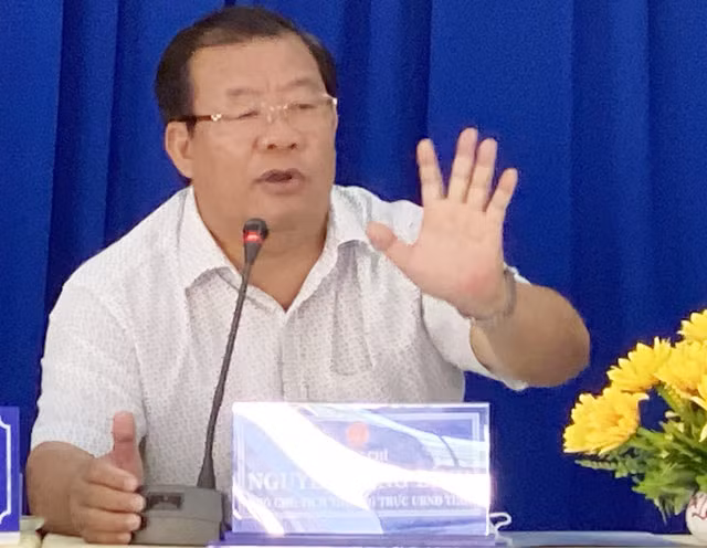 Phó Chủ tịch Thường trực UBND tỉnh Quảng Ngãi Nguyễn Tăng Bính, người tạm thời điều hành thay thế cho Chủ tịch UBND tỉnh Quảng Ngãi Trần Ngọc Căng, nghỉ hưu trước tuổi.