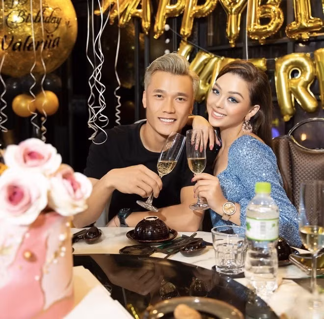 Daianka Zakhidova thường xuyên đăng ảnh cùng Bùi Tiến Dũng lên trang cá nhân. Ảnh: FBNV