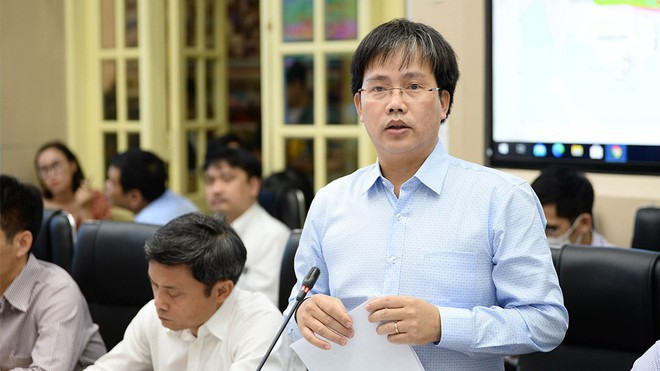 Ông Mai Văn Khiêm, Giám đốc Trung tâm dự báo khí tượng thủy văn Quốc gia cho biết, bão số 5 có thể gây mưa lớn cho nhiều tỉnh miền Trung. Ông Mai Văn Khiêm, Giám đốc Trung tâm dự báo khí tượng thủy văn Quốc gia cho biết, bão số 5 có thể gây mưa lớn cho nhiều tỉnh miền Trung.