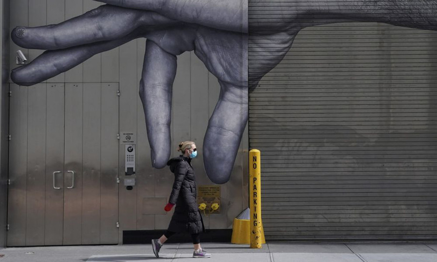 Bức ảnh về đại dịch Covid-19 được phóng viên ảnh báo AFP Timothy A Clary chụp tại thành phố New York, ngày 22/4. Bức ảnh về đại dịch Covid-19 được phóng viên ảnh báo AFP Timothy A Clary chụp tại thành phố New York, ngày 22/4.