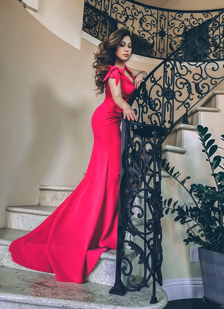 Công việc ảnh hưởng trong suốt 8 tháng qua, Minh Tuyết vừa trở lại với đường đua âm nhạc với một dự án các ca khúc tình. Nữ ca sĩ cũng cho biết có sẽ bắt đầu xây dựng kênh YouTube cá nhân, dù có muộn nhưng hứa hẹn sẽ tạo nhiều sản phẩm gửi tặng đến khán giả.