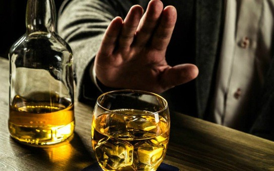 Xúi giục, kích động, lôi kéo người khác uống rượu, bia sẽ bị phạt tiền - Ảnh minh hoạ