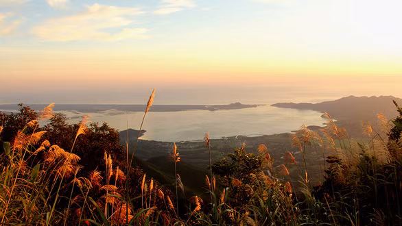 Một cảnh đẹp của tuyệt tác thiên nhiên Bạch Mã - Ảnh: MINH TỰ