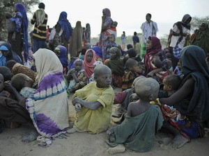 Người dân Somalia phải đi tị nạn ở Kenya do hạn hán.