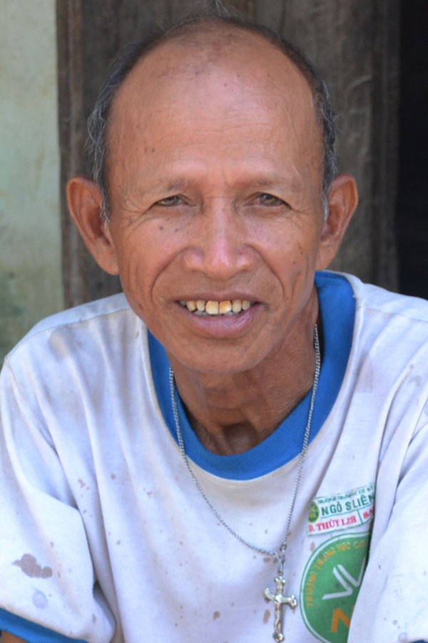 Già làng A Riêu. Ảnh: Nguyên Phi Già làng A Riêu. Ảnh: Nguyên Phi