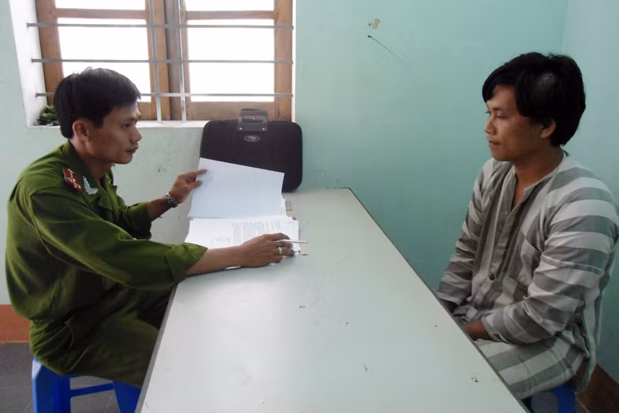 Đối tượng Nguyễn Ngọc Ẩn tại Cơ quan Điều tra. Ảnh: Vĩnh Hoàng