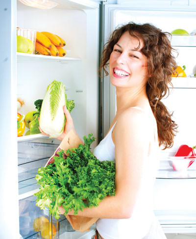 Thực phẩm bảo quản lạnh nhằm làm chậm sự phát triển của vi khuẩn. Thực phẩm bảo quản lạnh nhằm làm chậm sự phát triển của vi khuẩn.