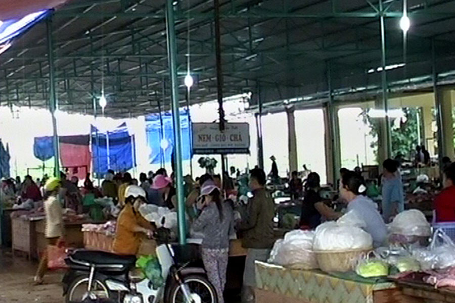  Một góc của cảnh họp chợ ở chợ phía Nam. Ảnh: Công Dũng