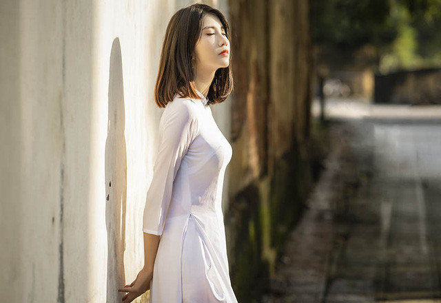 Khi được hỏi về vấn đề “yêu bạo sống thoáng” của giới trẻ hiện nay, Thùy Linh không ngần ngại bộc bạch quan điểm: “Mọi thứ nên dừng lại ở mức vừa đủ, vì cái gì quá cũng không tốt. Giới trẻ hiện nay yêu vội sống thoáng nên để lại những hệ quả đáng tiếc Khi được hỏi về vấn đề “yêu bạo sống thoáng” của giới trẻ hiện nay, Thùy Linh không ngần ngại bộc bạch quan điểm: “Mọi thứ nên dừng lại ở mức vừa đủ, vì cái gì quá cũng không tốt. Giới trẻ hiện nay yêu vội sống thoáng nên để lại những hệ quả đáng tiếc