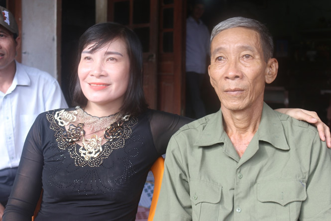 Chị Lợi vui mừng khi biết tin người chú ruột vẫn còn sống 