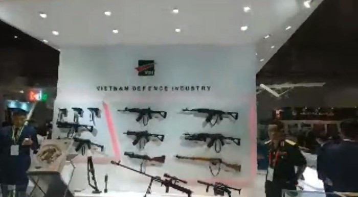 Theo Thông tấn Xã Việt Nam, đây là lần đầu tiên Việt Nam giới thiệu các sản phẩm quốc phòng do chúng ta tự sản xuất tại Triển lãm quốc tế về quốc phòng Indonesia 2018 (Indo Defence 2018) vừa khai mạc ngày 7-11 tại Jakarta.