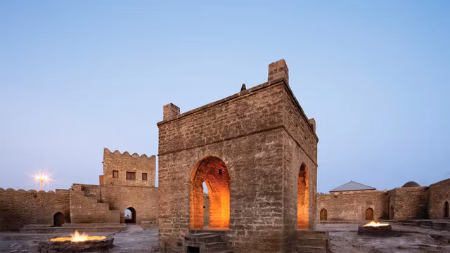 Đền Ateshgah (Azerbaijan) - Ảnh: Saqr Travel Đền Ateshgah (Azerbaijan) - Ảnh: Saqr Travel