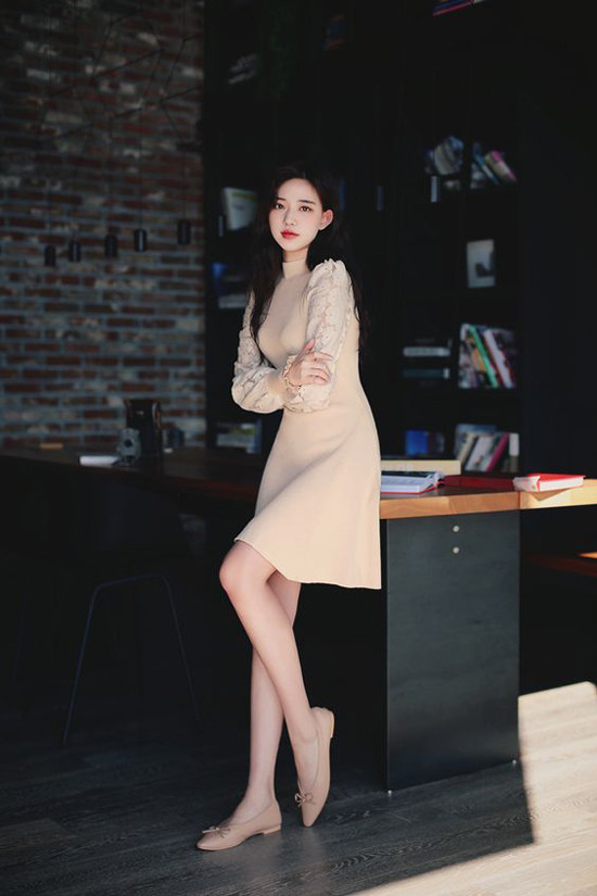 Trang phục và phụ kiện màu nude cũng là một trong những lựa chọn hàng đầu của phái đẹp ở mùa thu đông 2018. Trang phục và phụ kiện màu nude cũng là một trong những lựa chọn hàng đầu của phái đẹp ở mùa thu đông 2018.