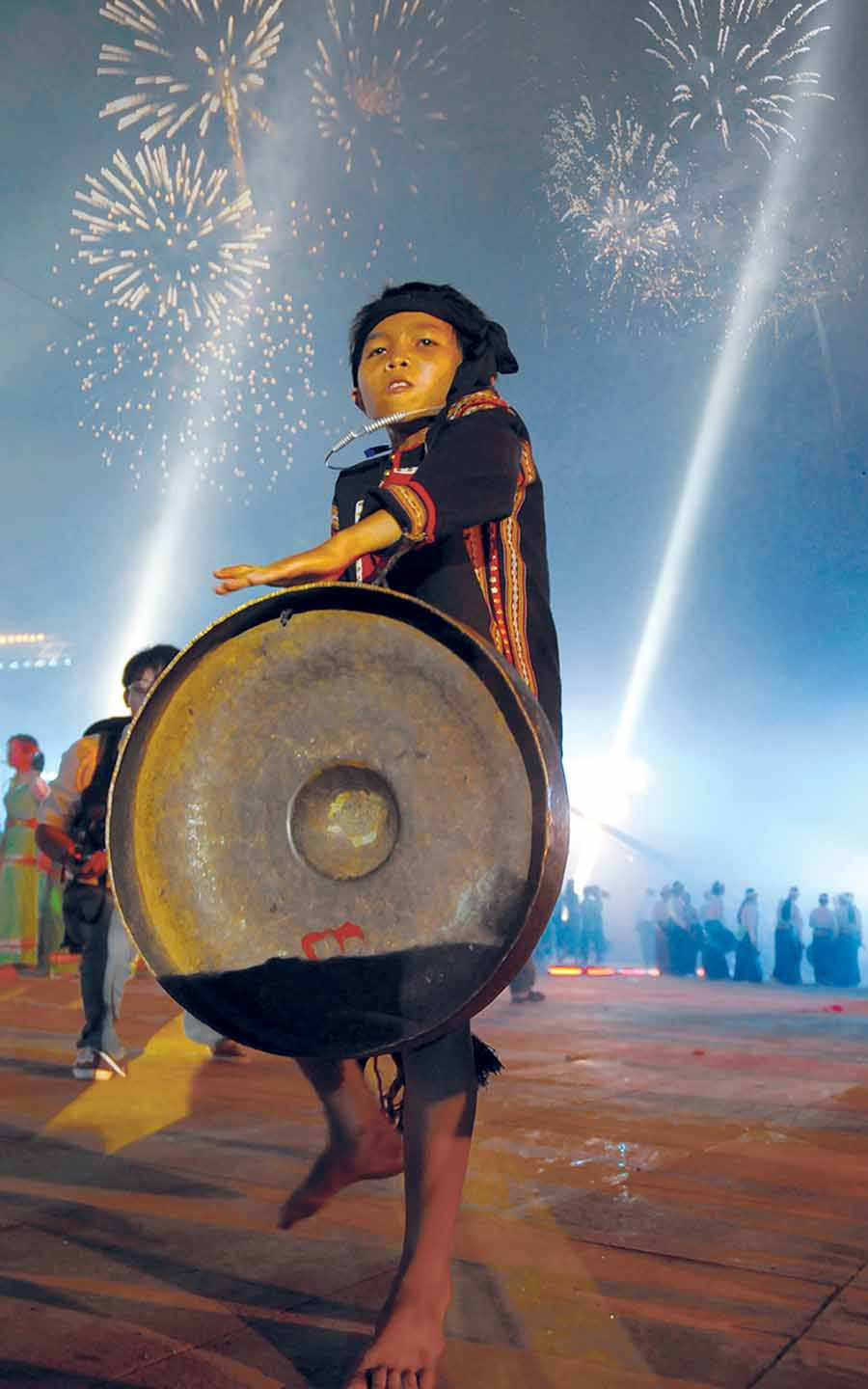 Một nghệ nhân nhỏ tuổi tại Festival Cồng chiêng Quốc tế 2009. Ảnh: Cao Nguyên  Một nghệ nhân nhỏ tuổi tại Festival Cồng chiêng Quốc tế 2009. Ảnh: CAO NGUYÊN