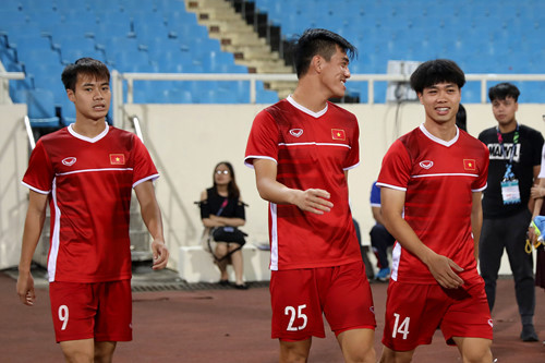  Các cầu thủ Việt Nam dáng thanh mảnh hơn 