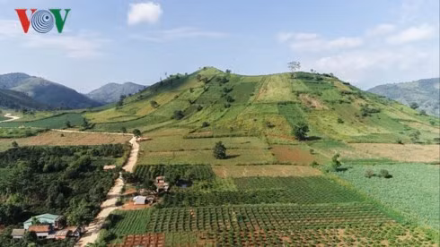 Núi lửa Chư Đăng Ya nhìn từ xa.