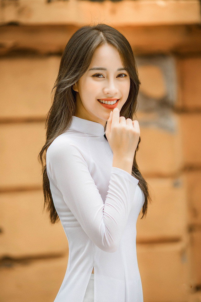 Ngô Thị Mai Phương sinh ngày 29/7/1997, là sinh viên năm cuối khoa Đông Phương học, trường Đại học Khoa học Xã hội và Nhân văn, ĐHQG Hà Nội. Năm 2016, Mai Phương đạt danh hiệu Á khôi 1 Hoa khôi Sinh viên Việt Nam. Ngô Thị Mai Phương sinh ngày 29/7/1997, là sinh viên năm cuối khoa Đông Phương học, trường Đại học Khoa học Xã hội và Nhân văn, ĐHQG Hà Nội. Năm 2016, Mai Phương đạt danh hiệu Á khôi 1 Hoa khôi Sinh viên Việt Nam.