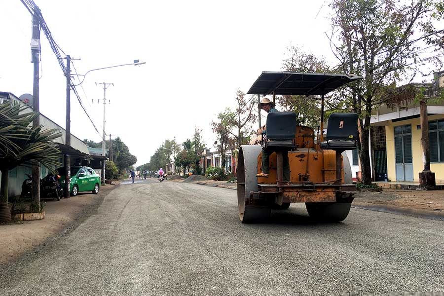Nâng cấp, tu sửa tuyến đường Âu Cơ (phường Thắng Lợi, TP. Pleiku). Ảnh: L.H  Nâng cấp, tu sửa tuyến đường Âu Cơ (phường Thắng Lợi, TP. Pleiku). Ảnh: L.H