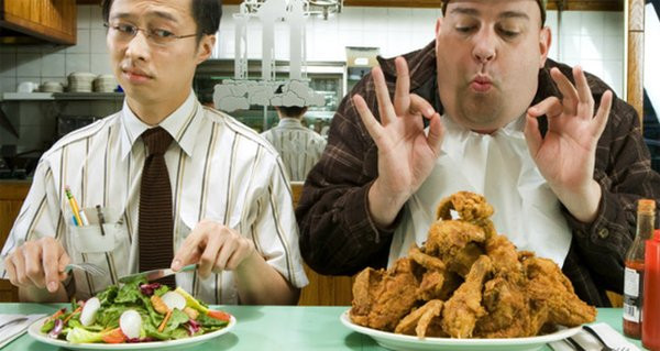 Người Việt lười ăn rau, thích ăn thịt và uống nhiều rượu bia Người Việt lười ăn rau, thích ăn thịt và uống nhiều rượu bia