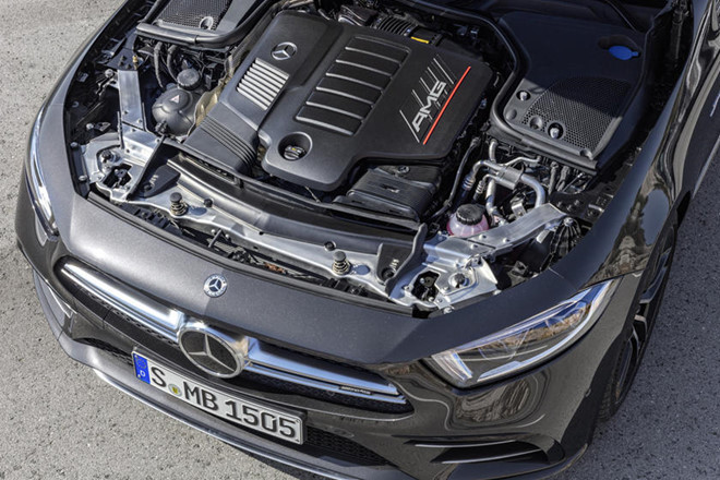 Riêng động cơ đốt trong đã cho công suất 429 mã lực và mô-men xoắn 520 Nm. Trong khi đó, động cơ điện tích hợp (hybrid) bổ sung thêm 21 mã lực và mô-men xoắn 249 Nm. Kết hợp với hộp số tự động 9 cấp truyền sức mạnh lên bốn bánh xe, Mercedes-Benz AMG CLS 53 chỉ mất 4,4 giây tăng tốc từ 0-96 km/h. Riêng động cơ đốt trong đã cho công suất 429 mã lực và mô-men xoắn 520 Nm. Trong khi đó, động cơ điện tích hợp (hybrid) bổ sung thêm 21 mã lực và mô-men xoắn 249 Nm. Kết hợp với hộp số tự động 9 cấp truyền sức mạnh lên bốn bánh xe, Mercedes-Benz AMG CLS 53 chỉ mất 4,4 giây tăng tốc từ 0-96 km/h.