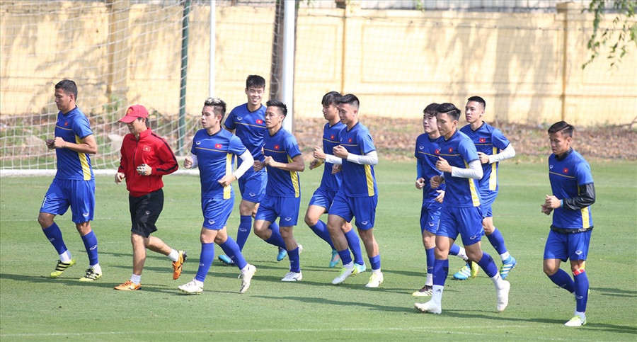 ĐT Việt Nam đang chuẩn bị tích cực cho trận đấu với ĐT Philippines vào ngày 2.12 tới đây. Ảnh: T.L ĐT Việt Nam đang chuẩn bị tích cực cho trận đấu với ĐT Philippines vào ngày 2.12 tới đây. Ảnh: T.L