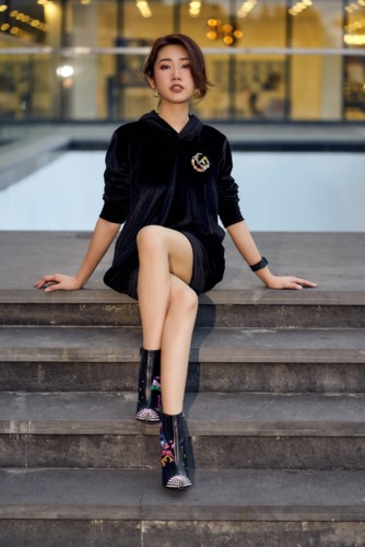 Thúy Ngân không có stylist riêng mà chỉ làm việc tự do với một số stylist khác nhau. Thúy Ngân không có stylist riêng mà chỉ làm việc tự do với một số stylist khác nhau.