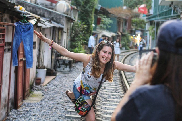 Với chiều dài khoảng 500 mét, đây là nơi sinh sống của khoảng 200 hộ dân. Ảnh: Thanh Thúy Với chiều dài khoảng 500 mét, đây là nơi sinh sống của khoảng 200 hộ dân. Ảnh: Thanh Thúy