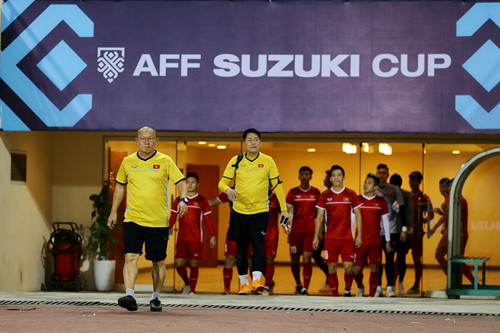 HLV Park luôn xông lên phía trước... 