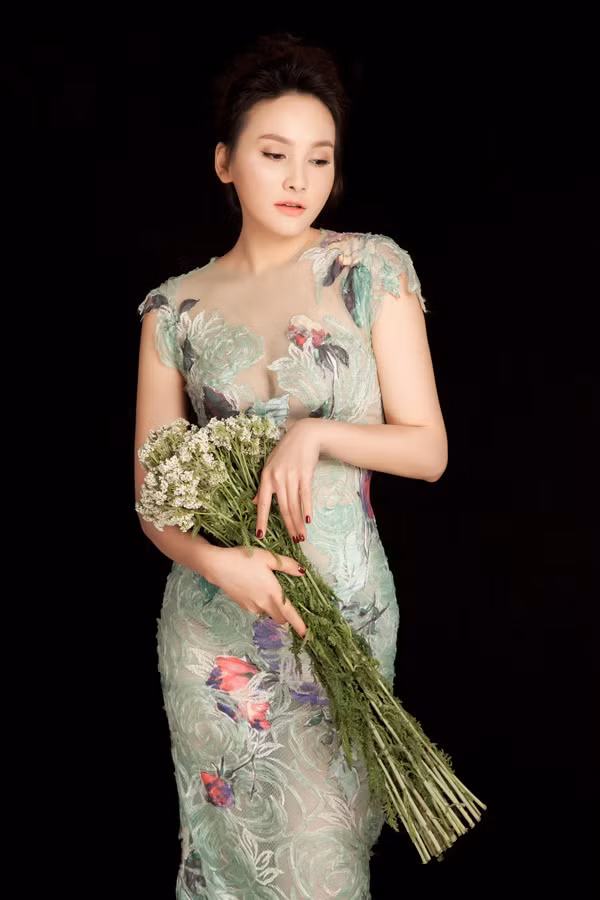  Bảo Thanh không có chiều cao nổi bật, vóc dáng cũng không chuẩn như model. Cô đã tích cực giảm cân để body thon thả hơn.