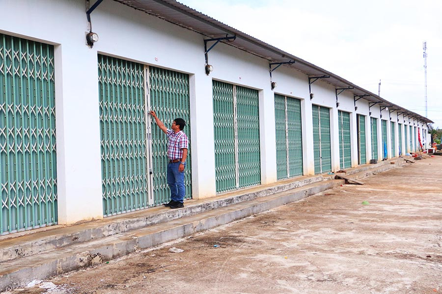 Nhiều ki ốt ở chợ Chi Lăng (phường Chi Lăng, TP. Pleiku) đóng cửa vì không có người thuê 