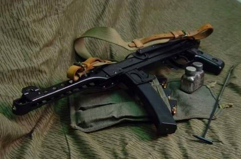 Thanh vác súng ra doạ bắn hàng xóm do mâu thuẫn sau chầu nhậu.