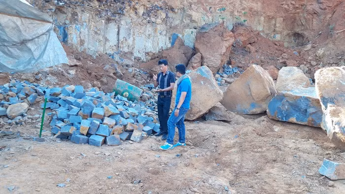 Phòng Tài nguyên - Môi trường huyện Ia Grai bắt quả tang vụ khai thác đá trái phép