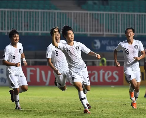U19 Hàn Quốc dễ dàng giành vé vào chơi chung kết giải U19 châu Á 2018.