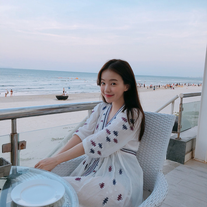 Người đẹp nghỉ trong resort 5 sao tại Đà Nẵng, giá từ 10 triệu đồng một đêm.