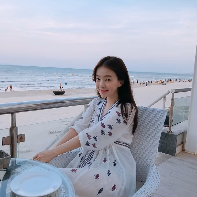 Người đẹp nghỉ trong resort 5 sao tại Đà Nẵng, giá từ 10 triệu đồng một đêm.