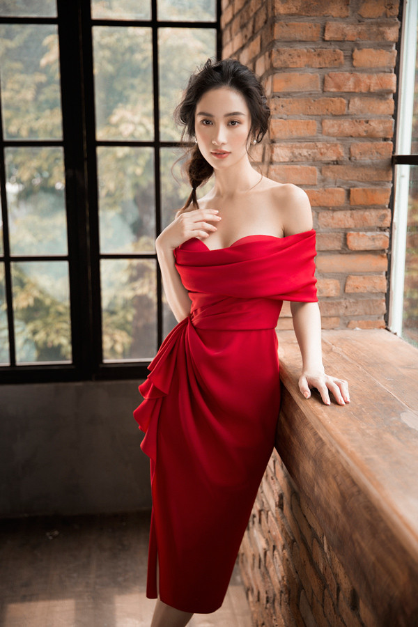 Đây là gợi ý hiệu quả để phái đẹp hút ánh nhìn trong các bữa tiệc hay buổi hẹn hò lãng mạn. Đây là gợi ý hiệu quả để phái đẹp hút ánh nhìn trong các bữa tiệc hay buổi hẹn hò lãng mạn.