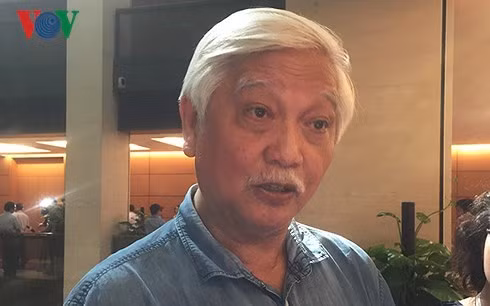  Đại biểu Dương Trung Quốc.