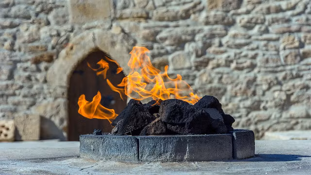 Ngọn lửa cháy suốt 4.000 năm - Ảnh: CNN Ngọn lửa cháy suốt 4.000 năm - Ảnh: CNN