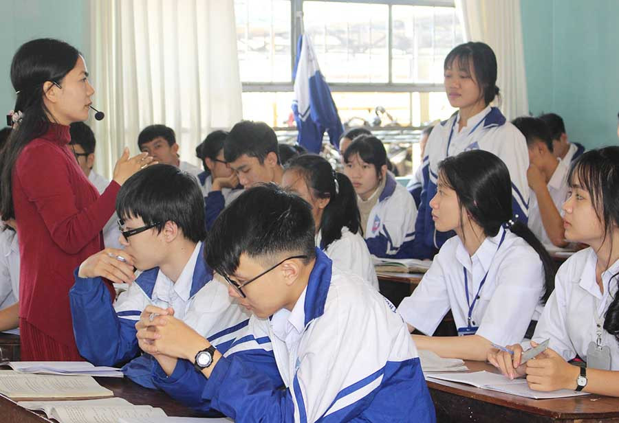  Học sinh Trường THPT Nguyễn Bỉnh Khiêm được chú trọng đầu tư chất lượng mũi nhọn. Ảnh: N.G