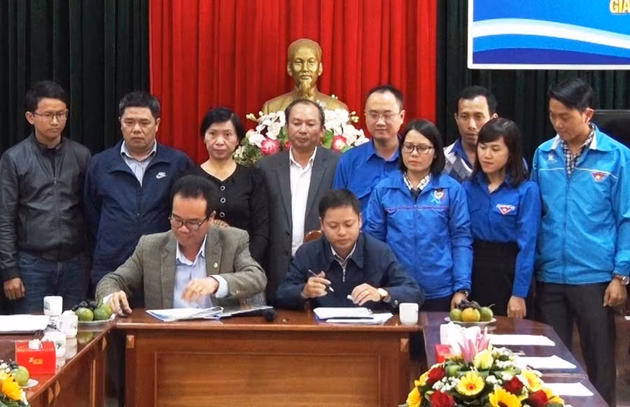  Tỉnh Đoàn và Sở Khoa học và Công nghệ ký kết chương trình phối hợp hỗ trợ thanh niên khởi nghiệp. Ảnh: H.Đ.T