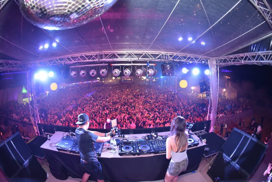 Bữa tiệc Siloso với sự tham gia của những DJ nổi tiếng hứa hẹn mang đến những trải nghiệm khó quên cho du khách.