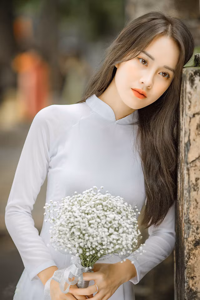 Nhân dịp 20/11, Á khôi Hoa khôi Sinh viên Việt Nam 2016 Mai Phương gửi lời chúc các thầy cô: “Nhân dịp 20/11, em xin gửi lời chúc tới tất cả các thầy cô đã và đang giảng dạy mình, chúc thầy cô luôn luôn mạnh khoẻ, có nhiều lứa học sinh thành công và luôn hạnh phúc trong cuộc sống”.