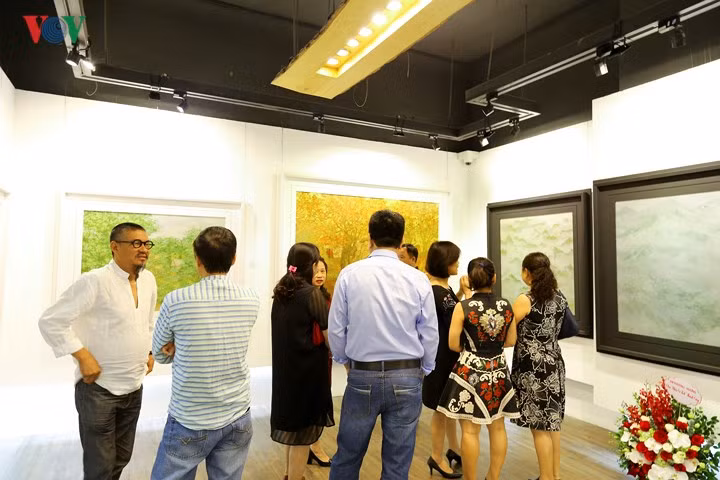 Triển lãm thu hút được đông đảo người yêu tranh sơn mài nói riêng, nghệ thuật nói chung. 
