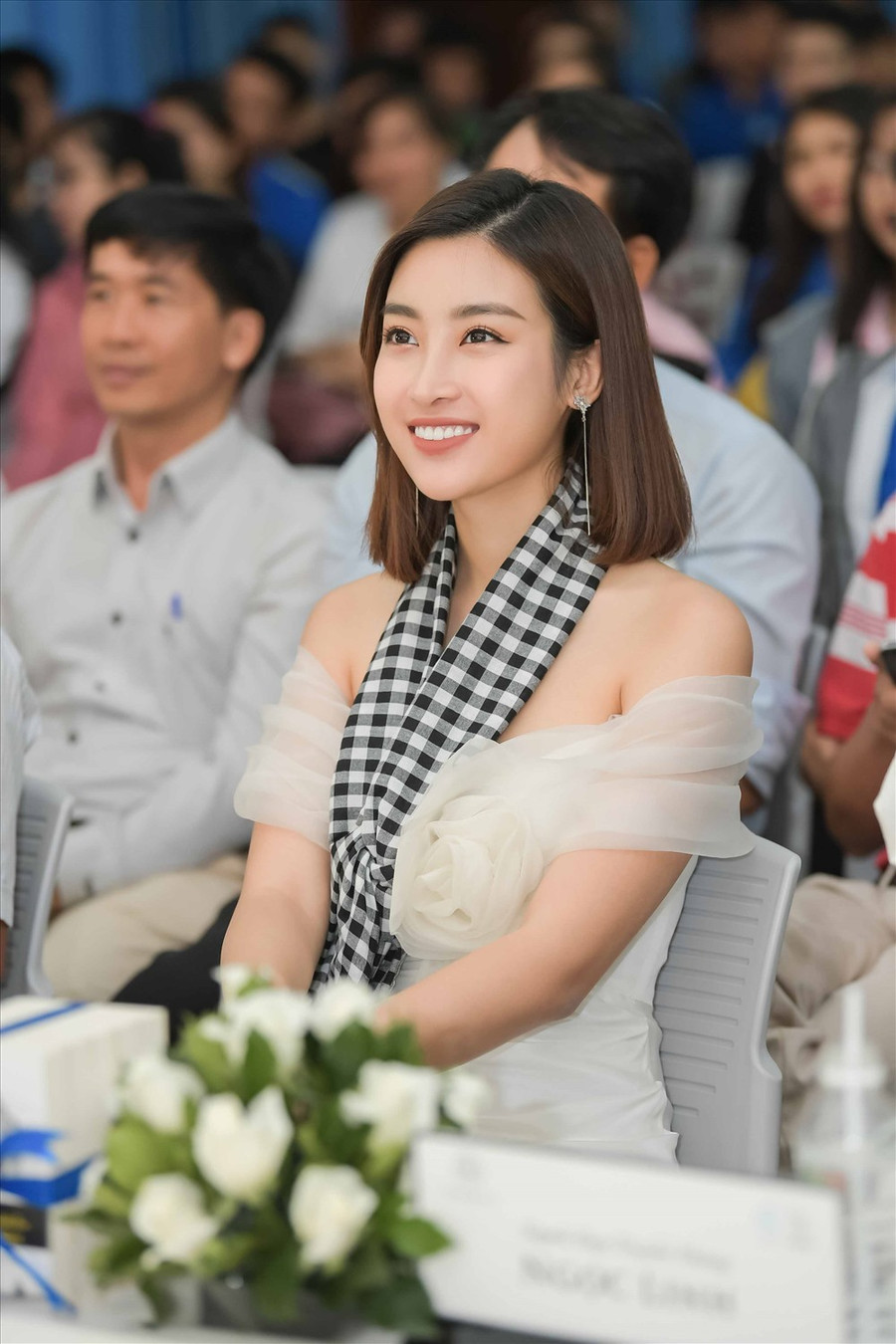 Hoa hậu Mỹ Linh tươi tắn trong buổi giao lưu. Ảnh: Thiên Hùng. Hoa hậu Mỹ Linh tươi tắn trong buổi giao lưu. Ảnh: Thiên Hùng.