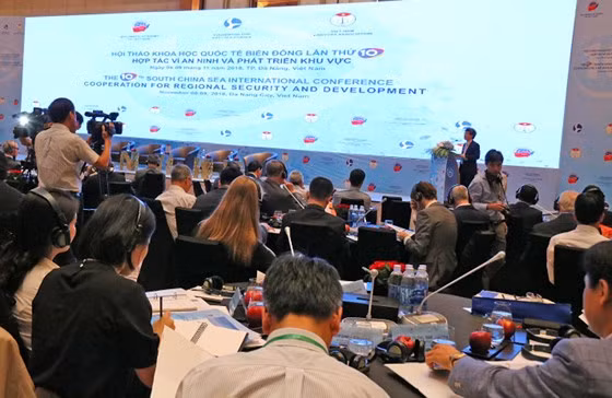  Quang cảnh hội thảo