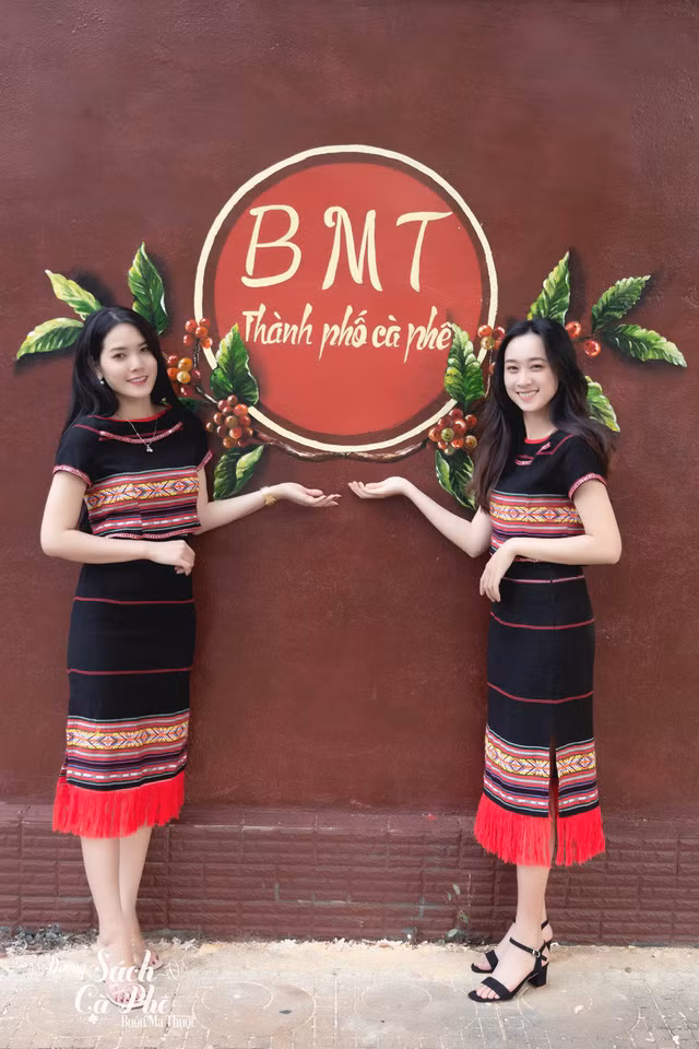 Tuyến Đường sách cà phê Buôn Ma Thuột là nơi nhiều bạn trẻ chọn để chụp ảnh